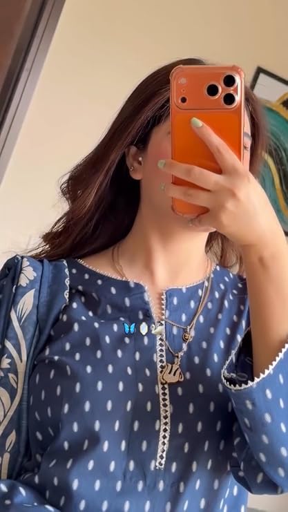 V-slit neckline and contrasting trim on ANNI DESIGNER blue printed kurta